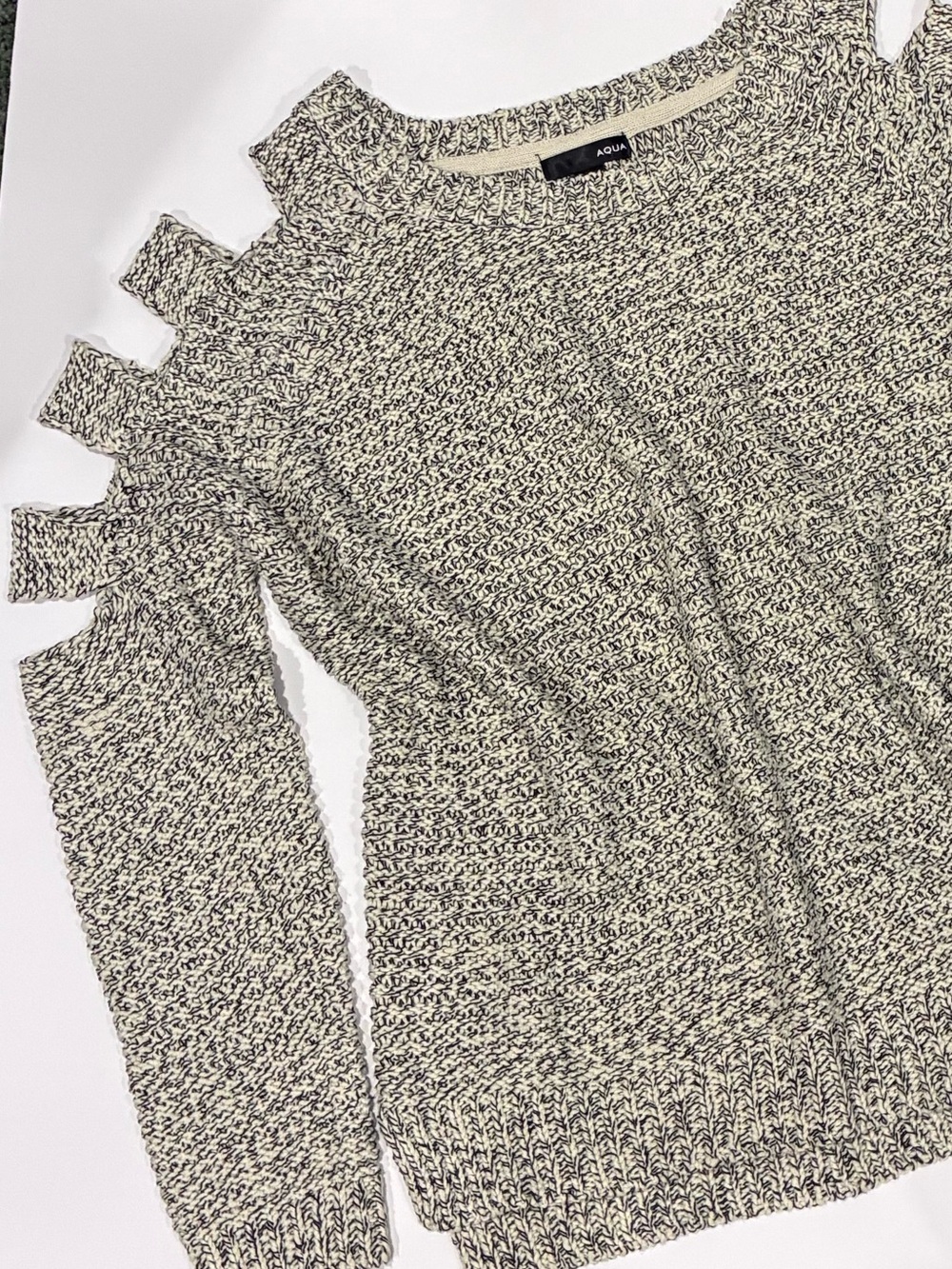 Aqua Woman’s Sweater Sz. small